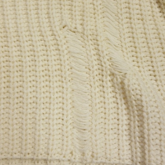 Umgee distressed sweater - Picture 3 of 7